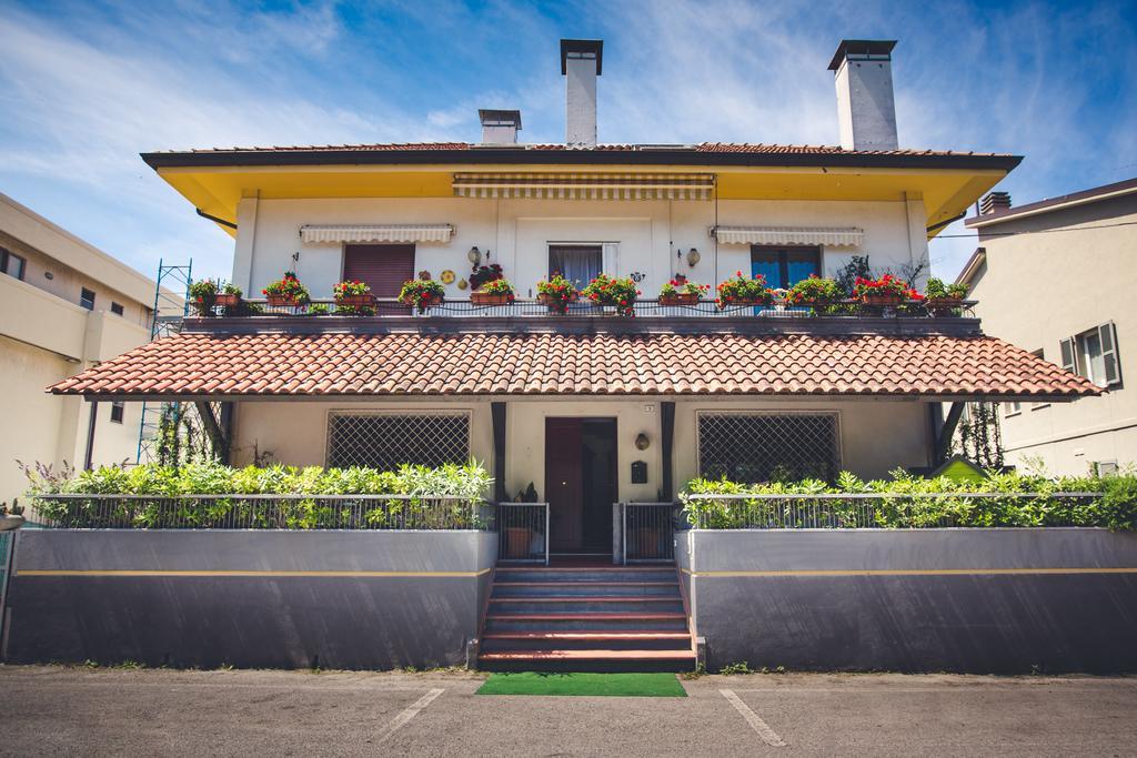 佩萨罗Casa Di Anna公寓 外观 照片